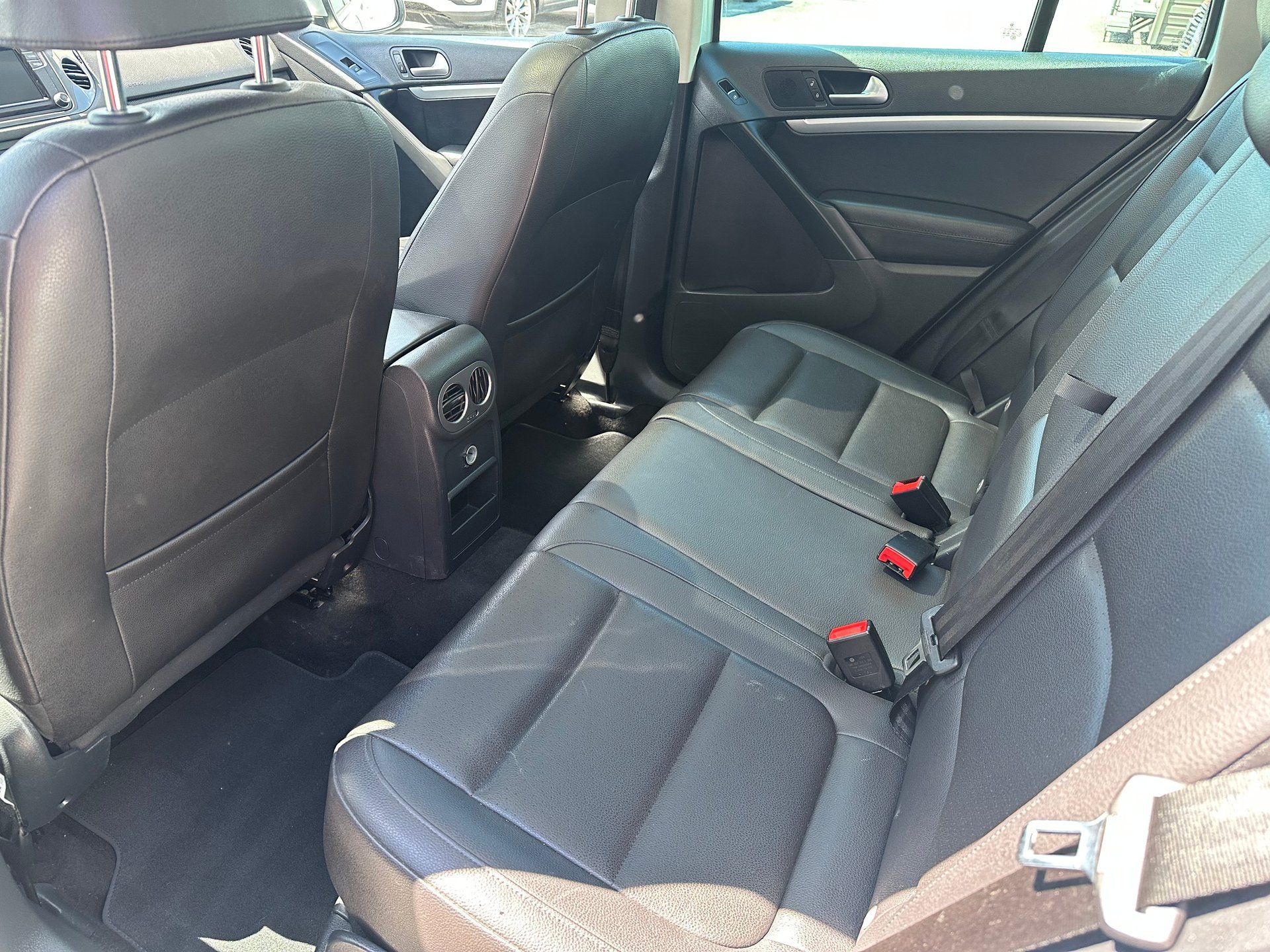 Volkswagen Tiguan 2017 - Image 12