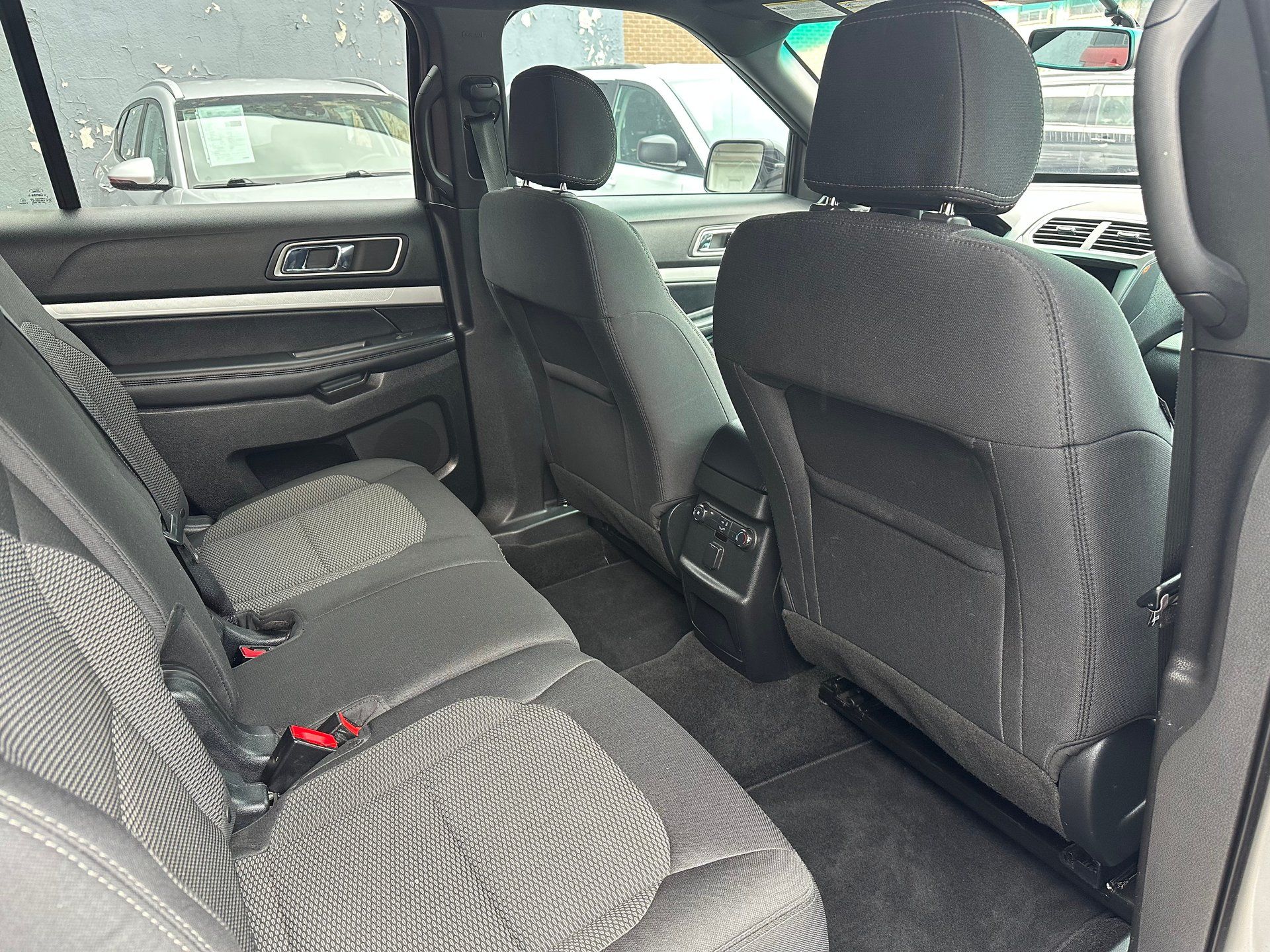 Ford Explorer 2017 - Image 13