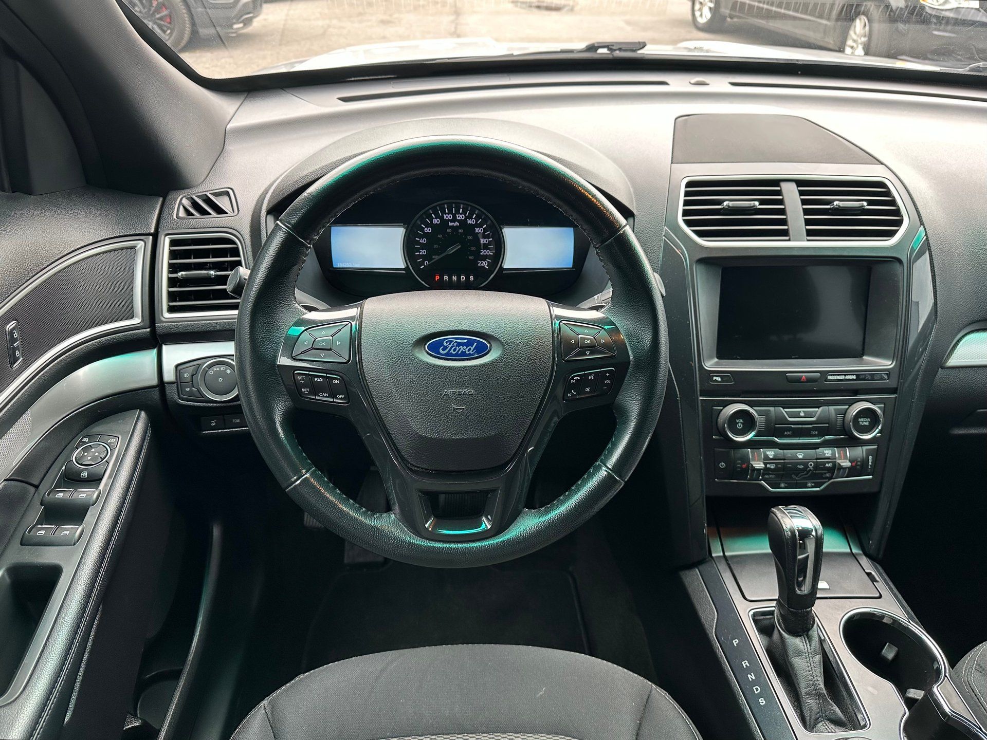 Ford Explorer 2017 - Image 17