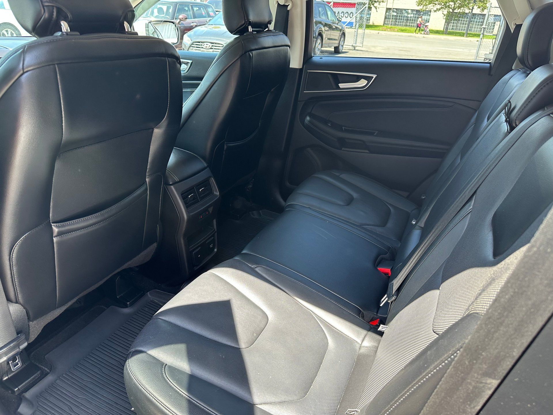 Ford Edge 2017 - Image 12