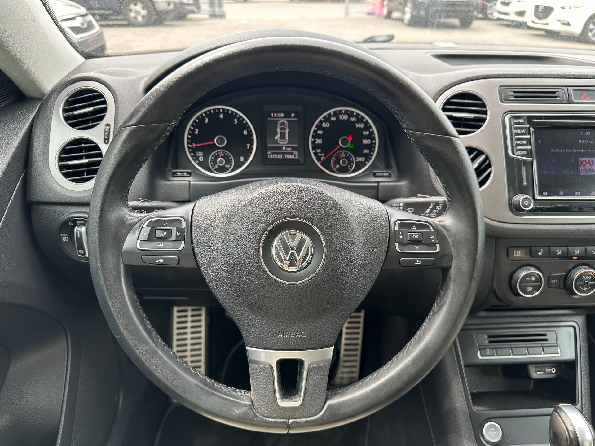 Volkswagen Tiguan 2017 - Image 18