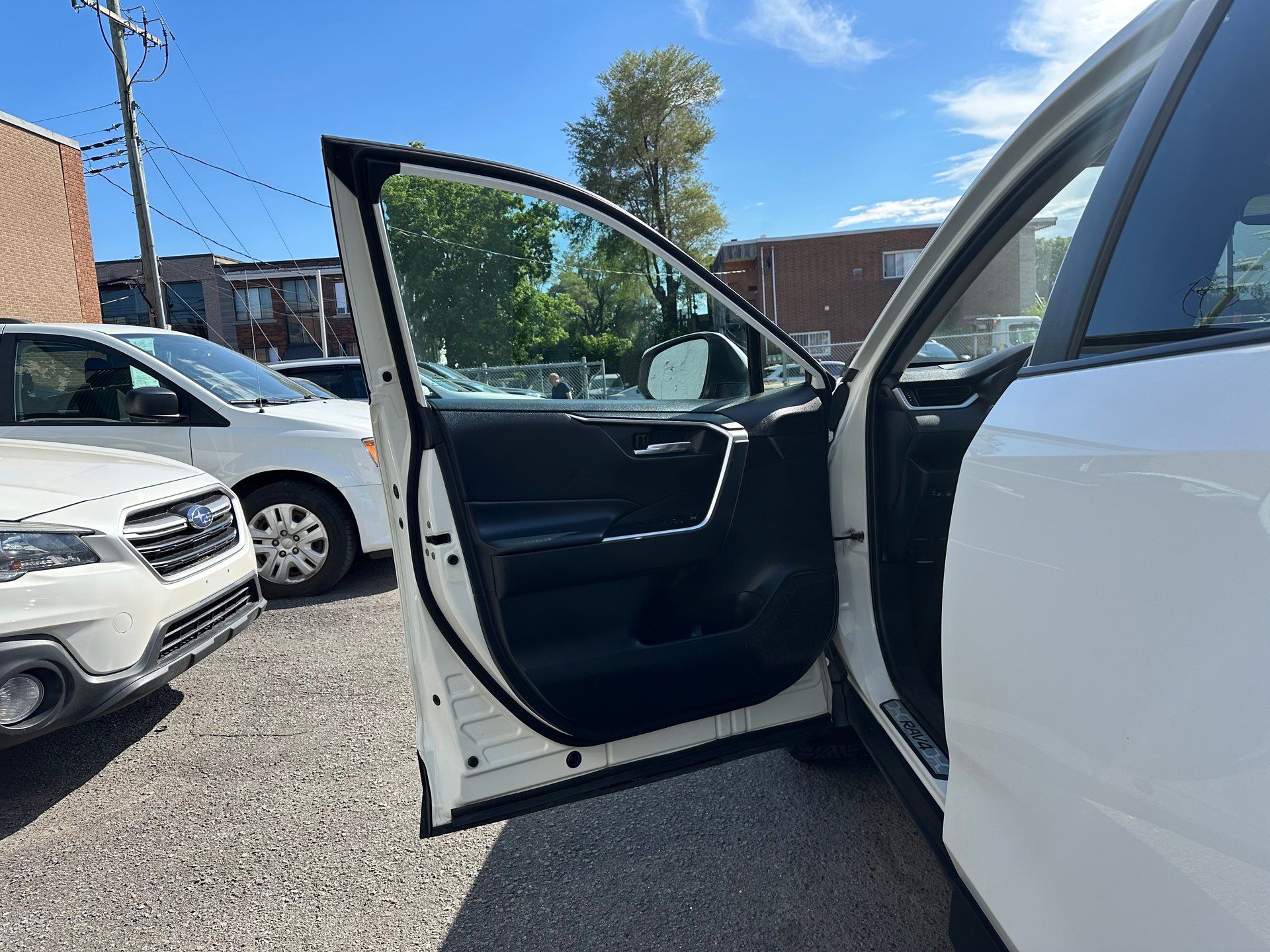 Toyota RAV4 2019 - Image 16