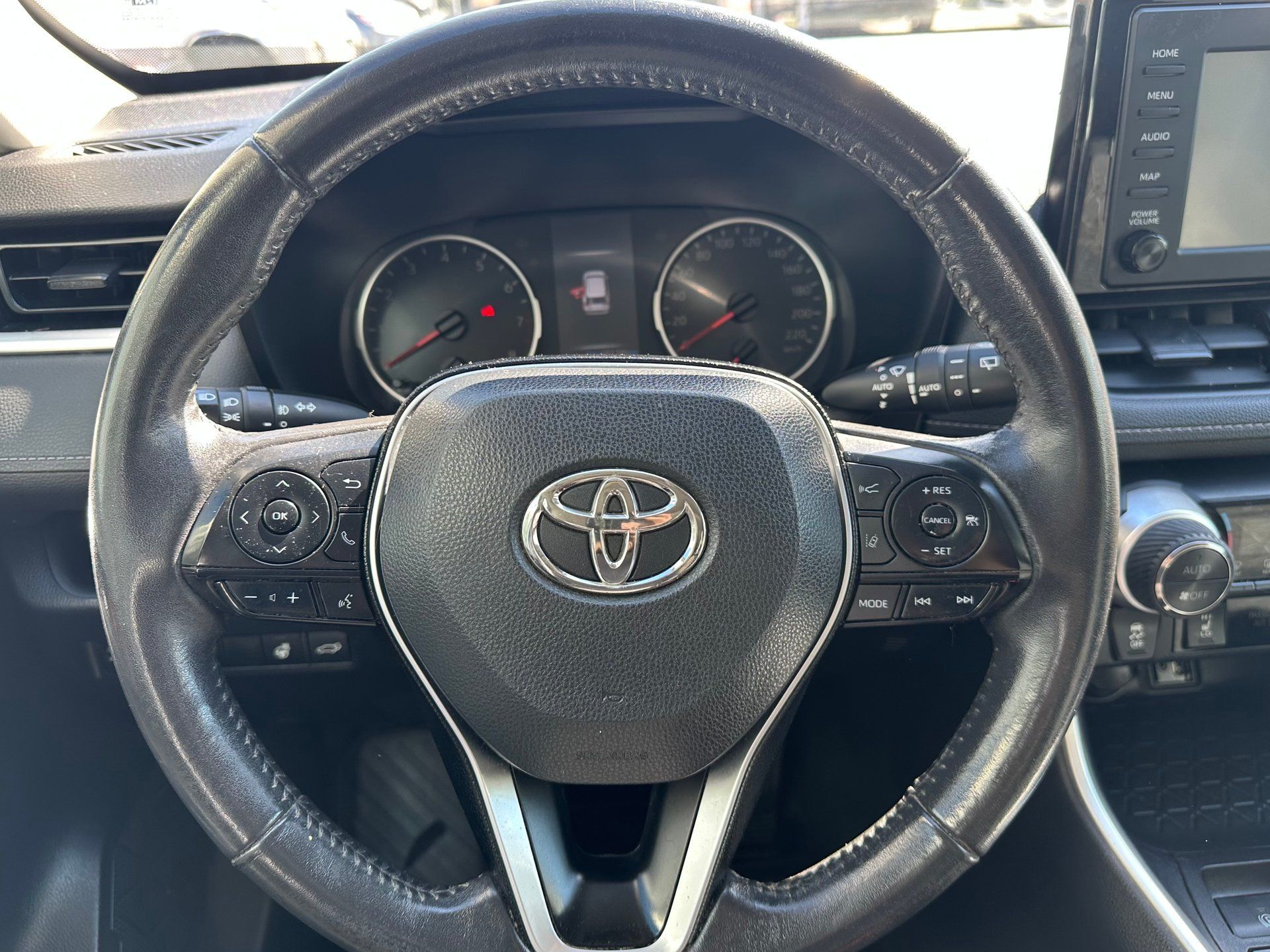 Toyota RAV4 2019 - Image 18