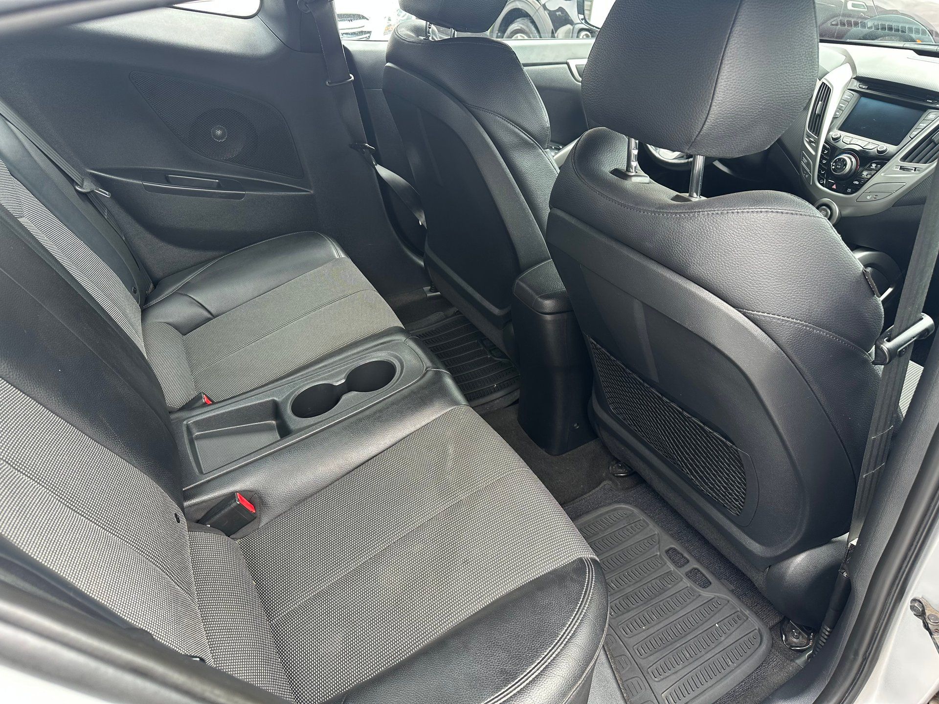 Hyundai Veloster 2016 - Image 14