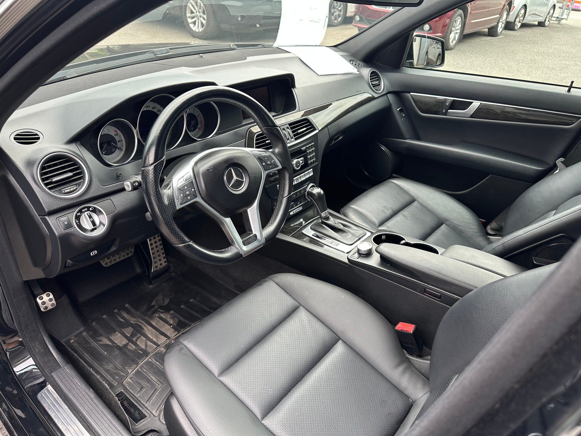 Mercedes-Benz C 300 2014 - Image 16