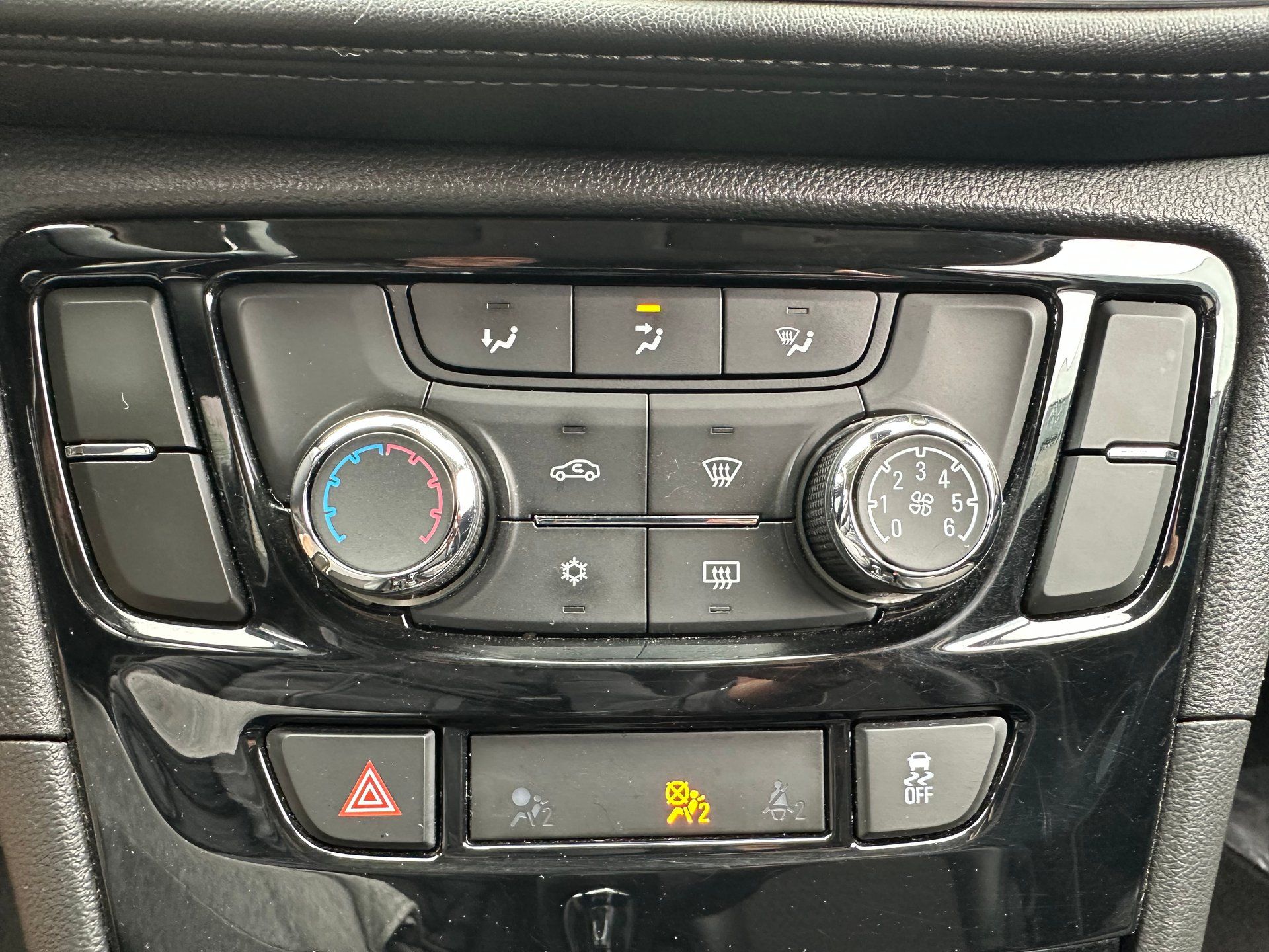 Buick Encore 2019 - Image 19