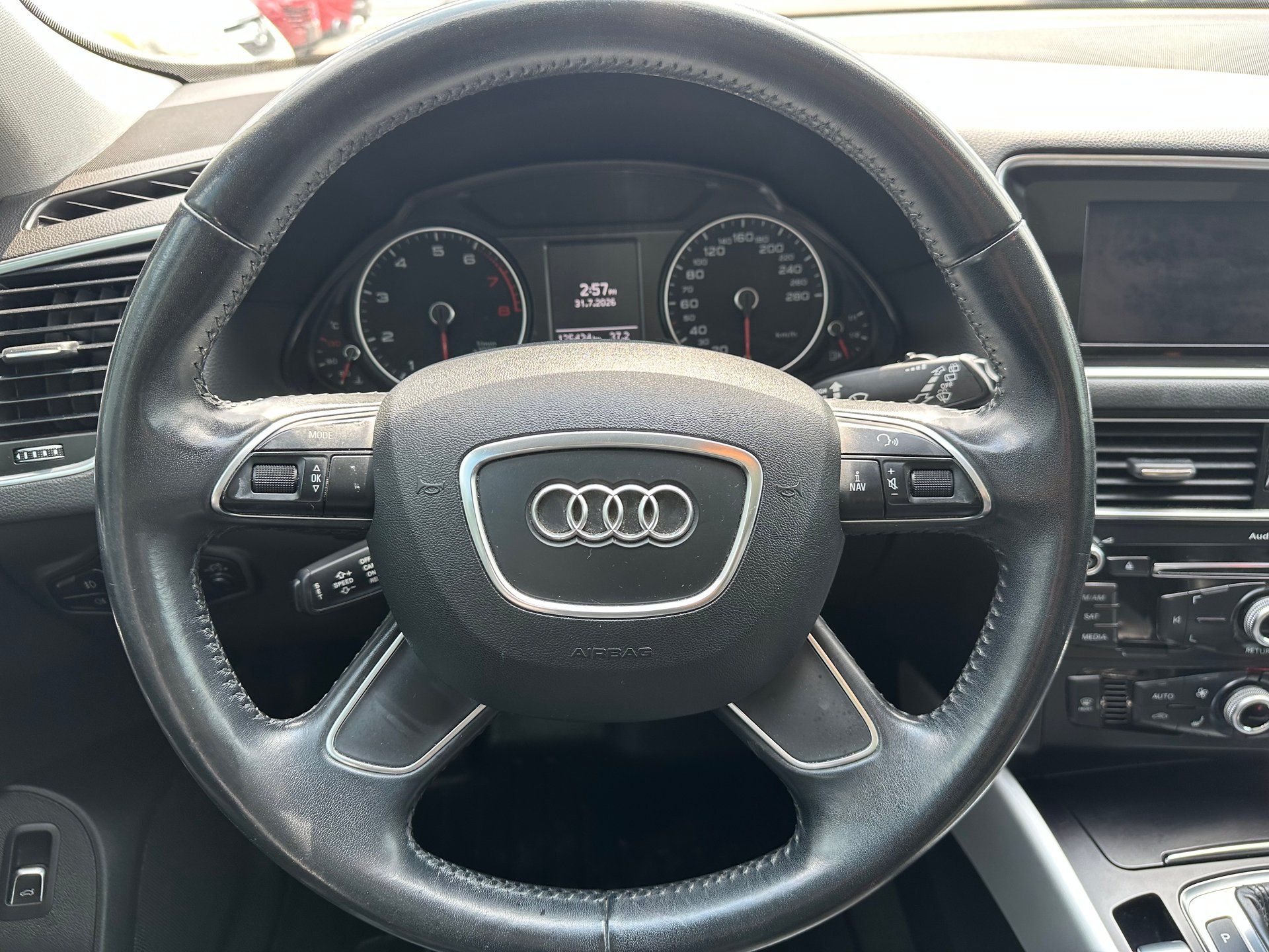 Audi Q5 2017 - Image 18
