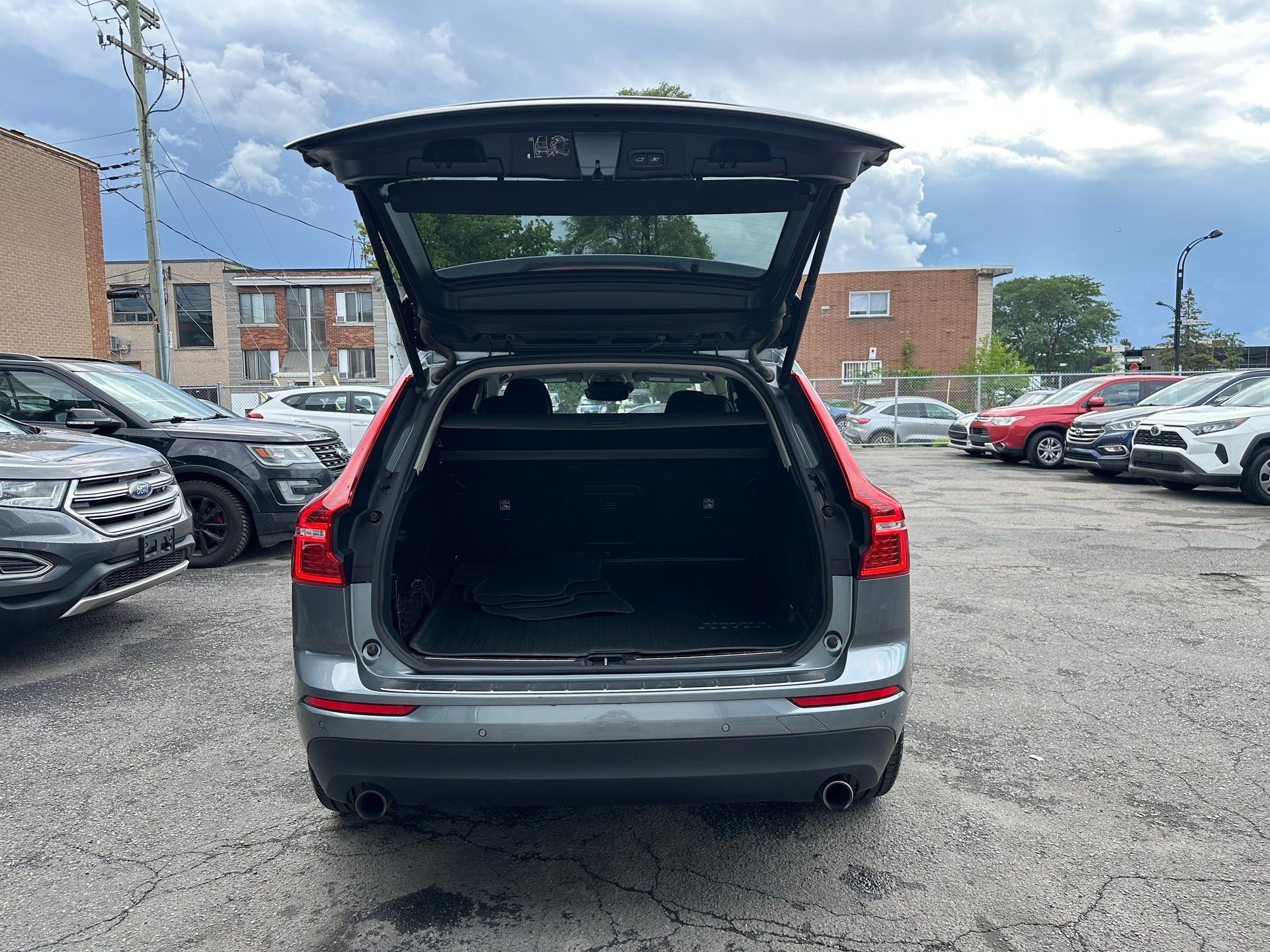 Volvo XC60 2019 - Image 10