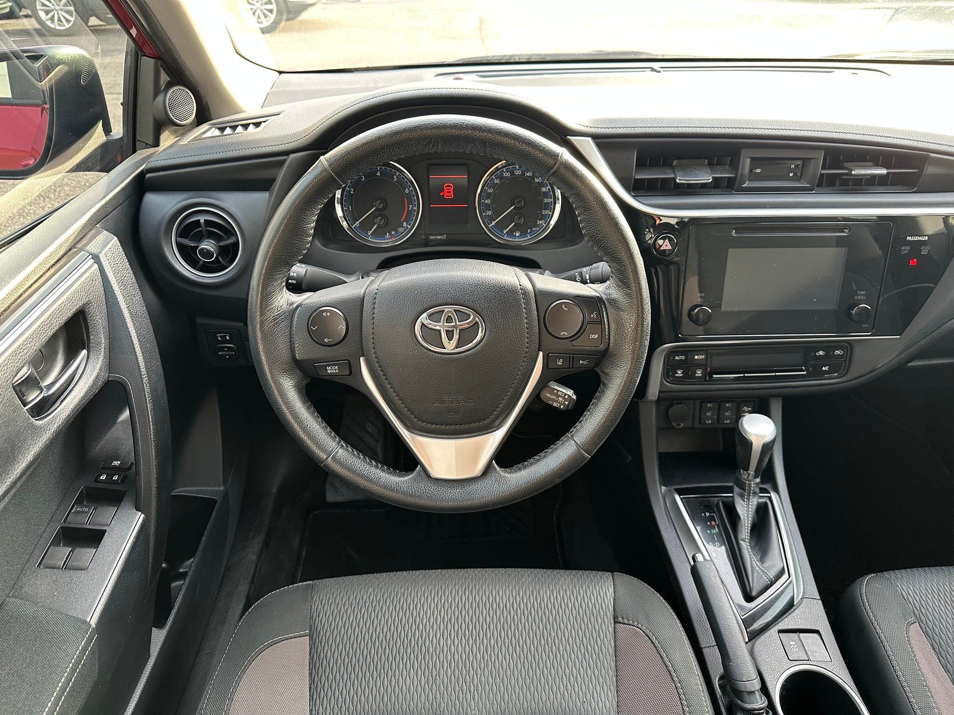 Toyota Corolla 2017 - Image 17
