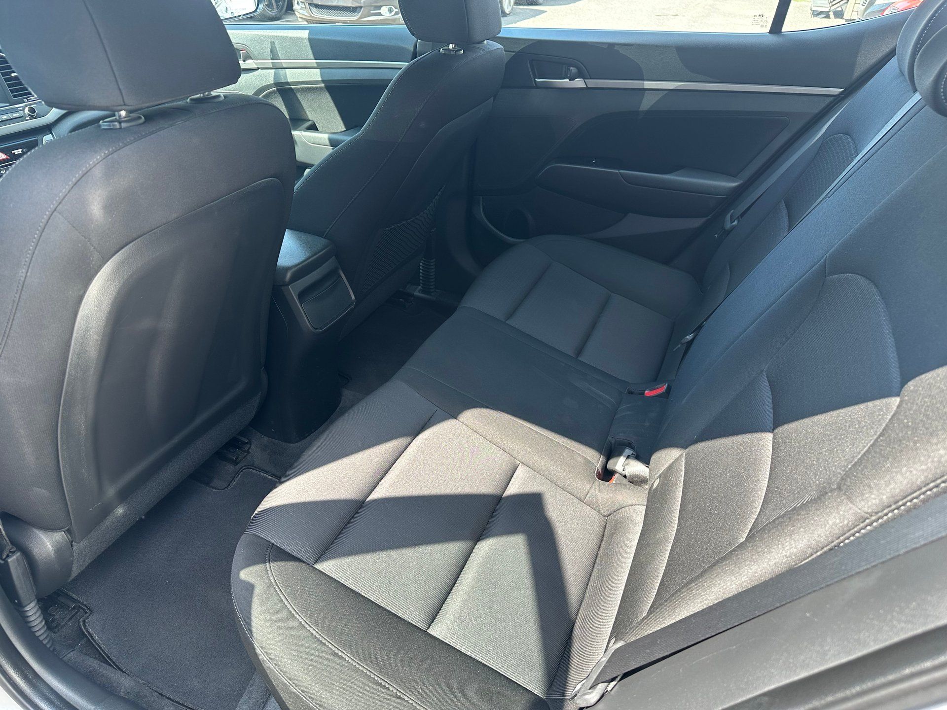 Hyundai Elantra 2018 - Image 12