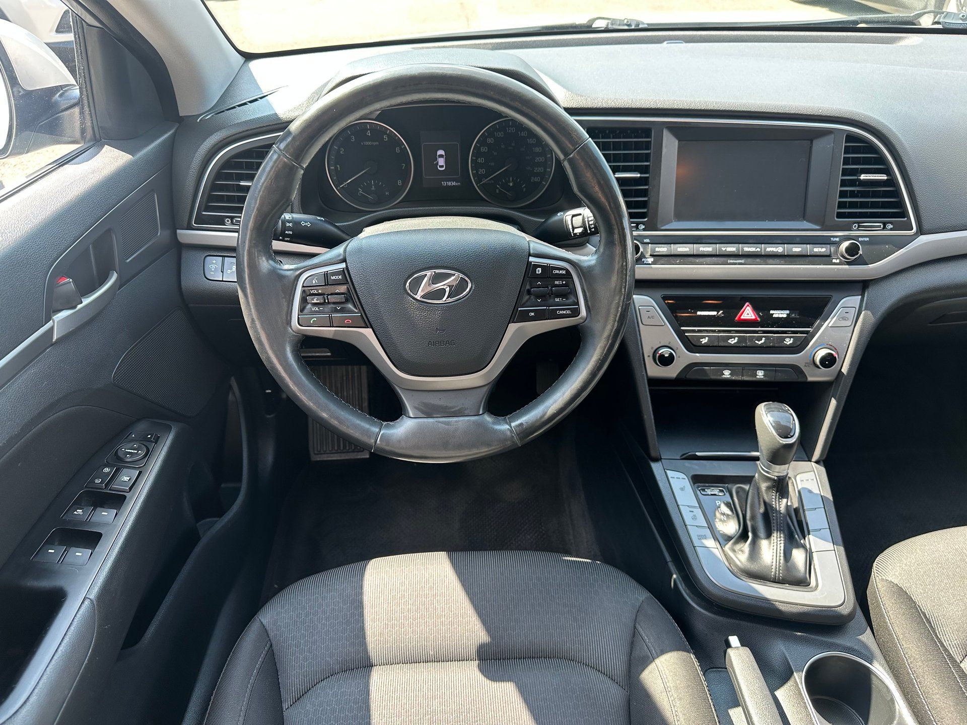 Hyundai Elantra 2018 - Image 17