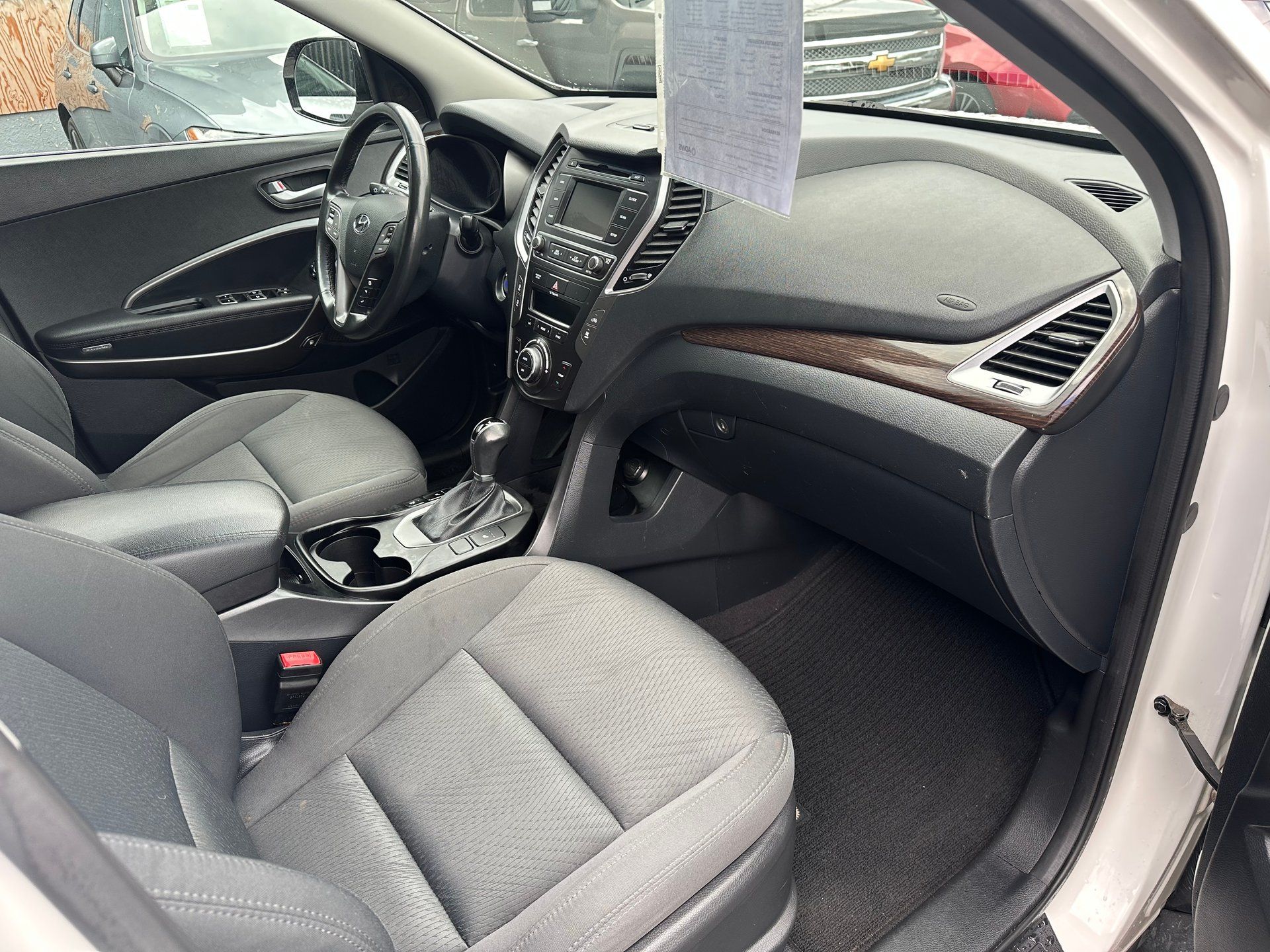 Hyundai Santa Fe XL 2017 - Image 15