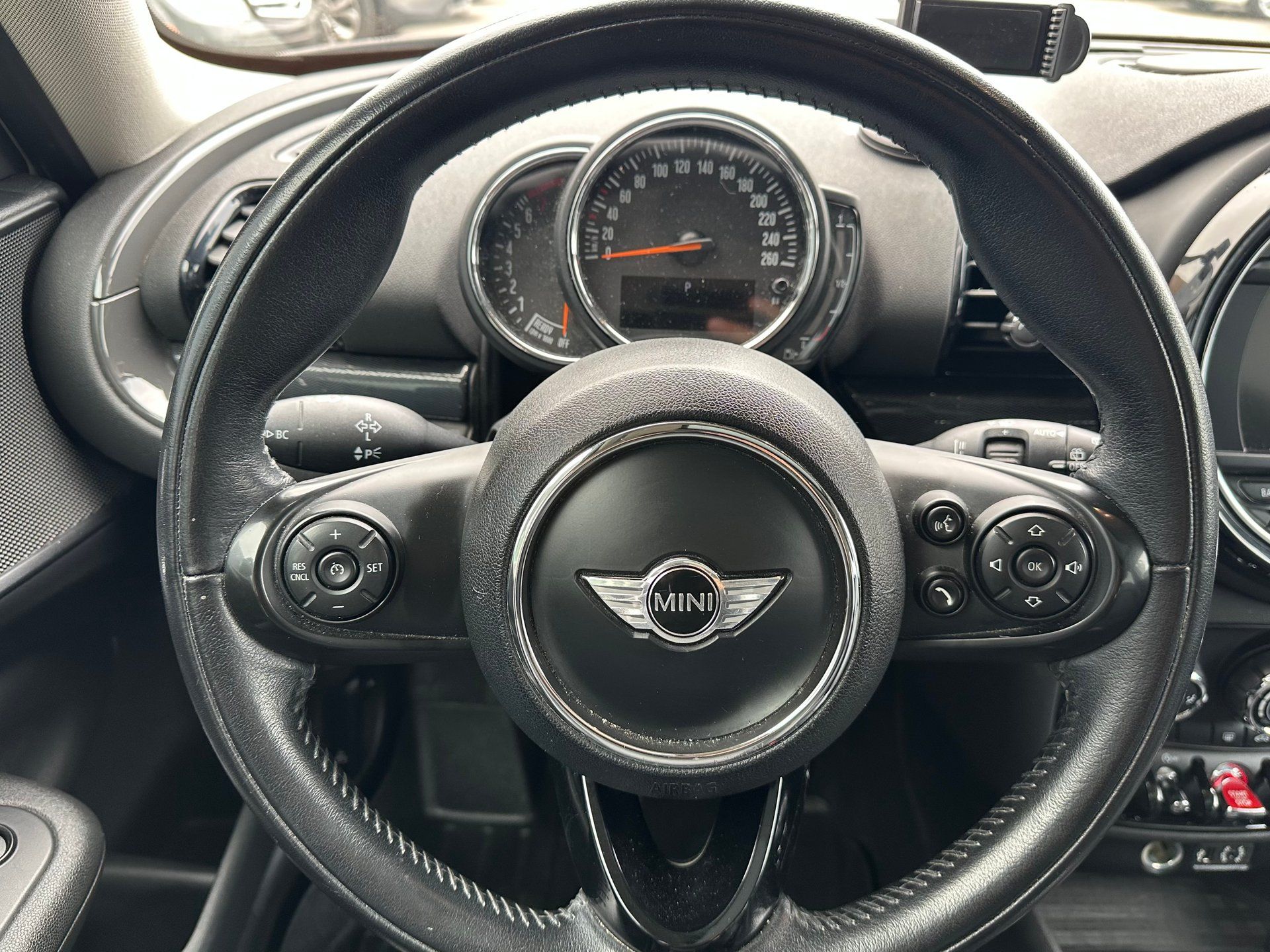 MINI Clubman 2018 - Image 18