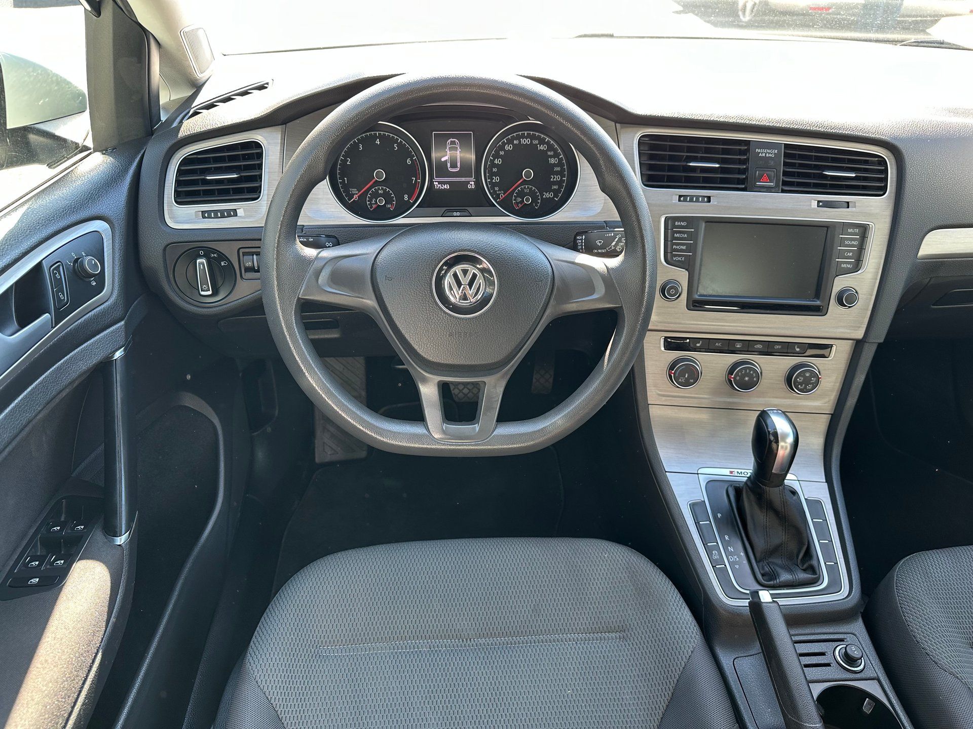 Volkswagen Golf SportWagen 2017 - Image 18