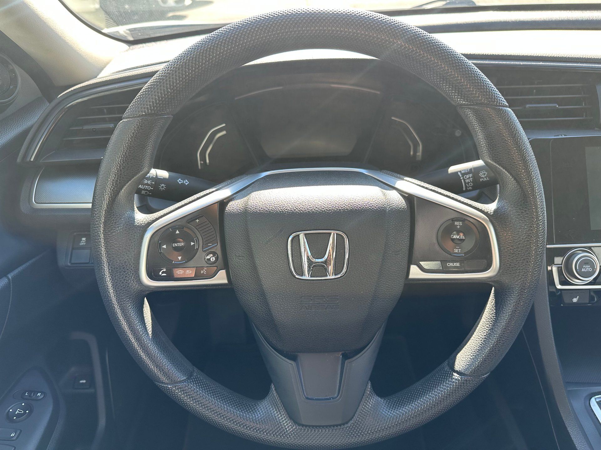 Honda Civic 2017 - Image 18