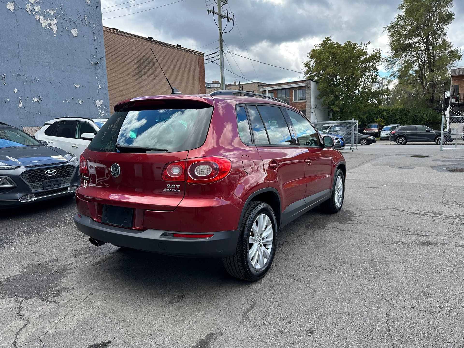 Volkswagen Tiguan 2011 - Image 6