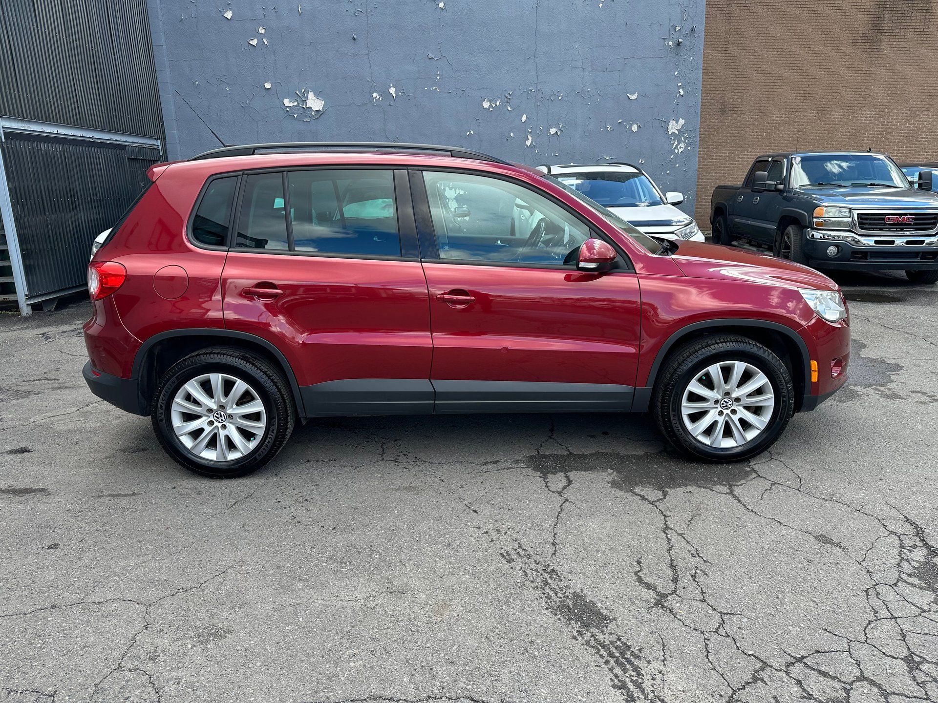 Volkswagen Tiguan 2011 - Image 7