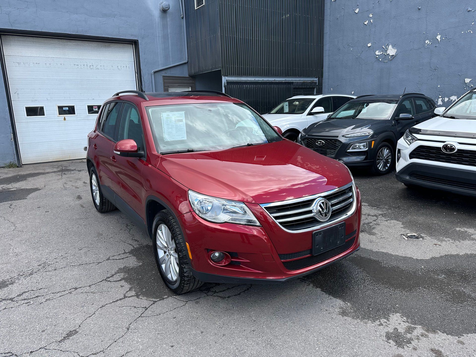 Volkswagen Tiguan 2011 - Image 8