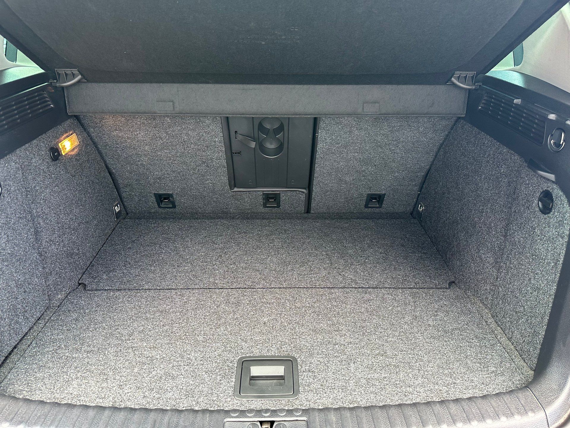 Volkswagen Tiguan 2011 - Image 11
