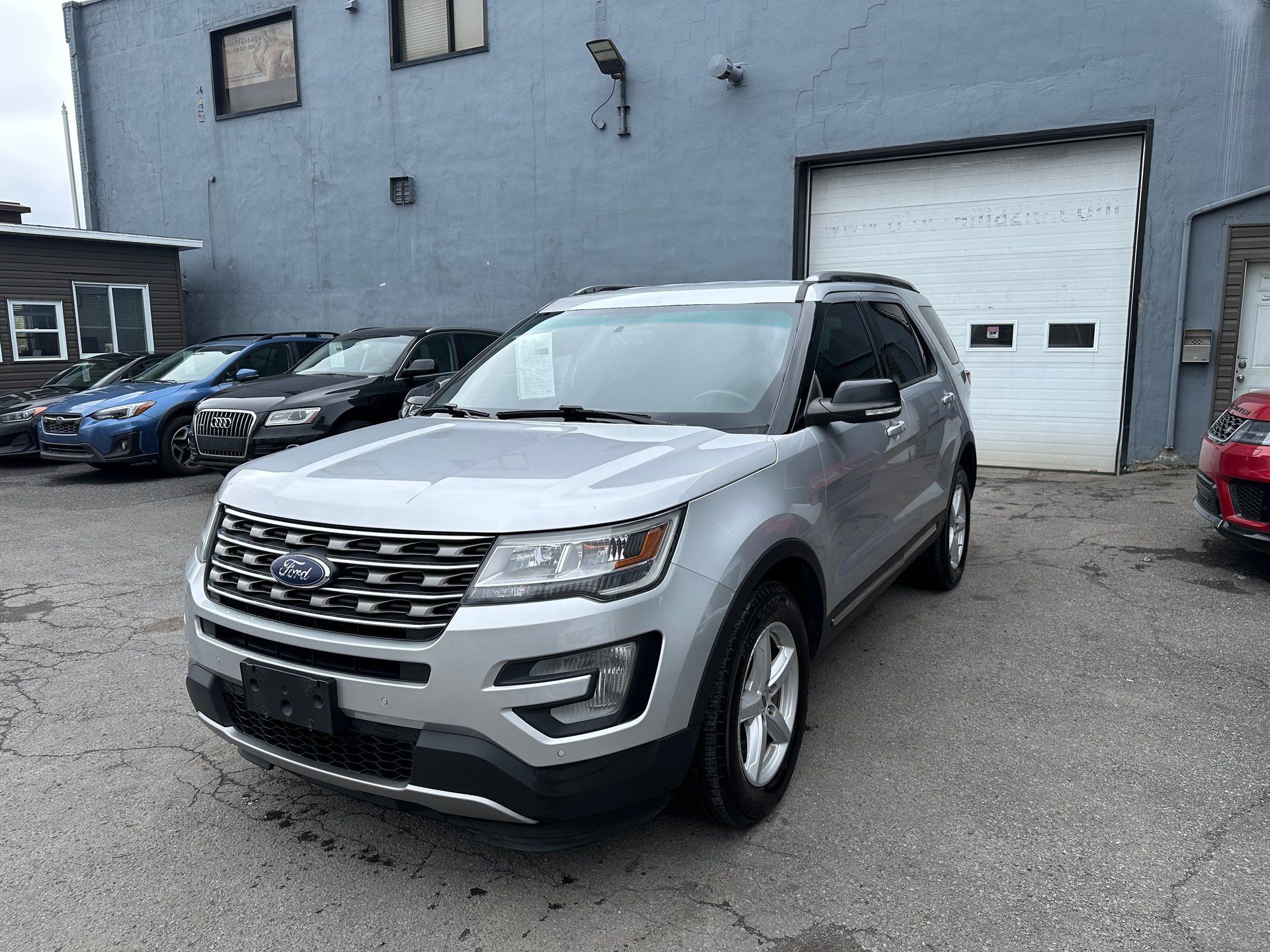 Ford Explorer 2017 - Thumbnail 2