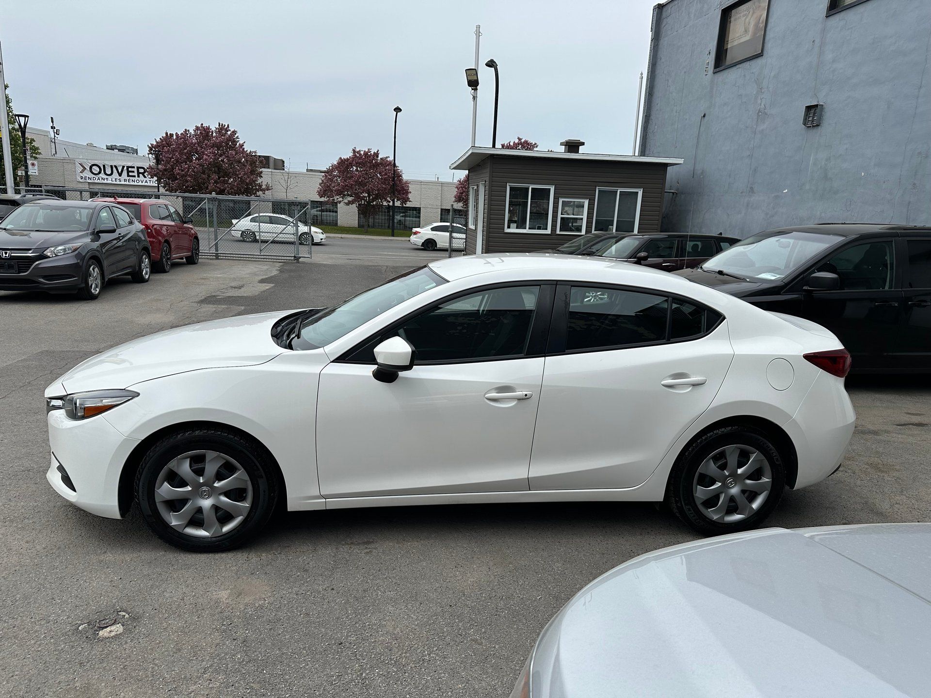Mazda Mazda3 2017 - Thumbnail 3