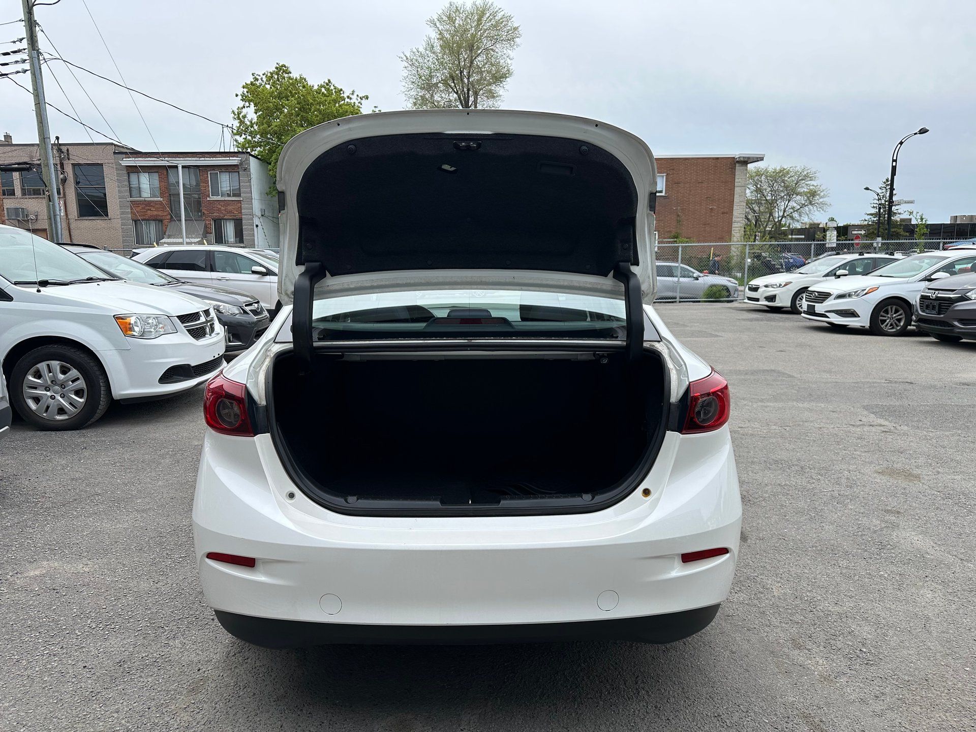 Mazda Mazda3 2017 - Thumbnail 10