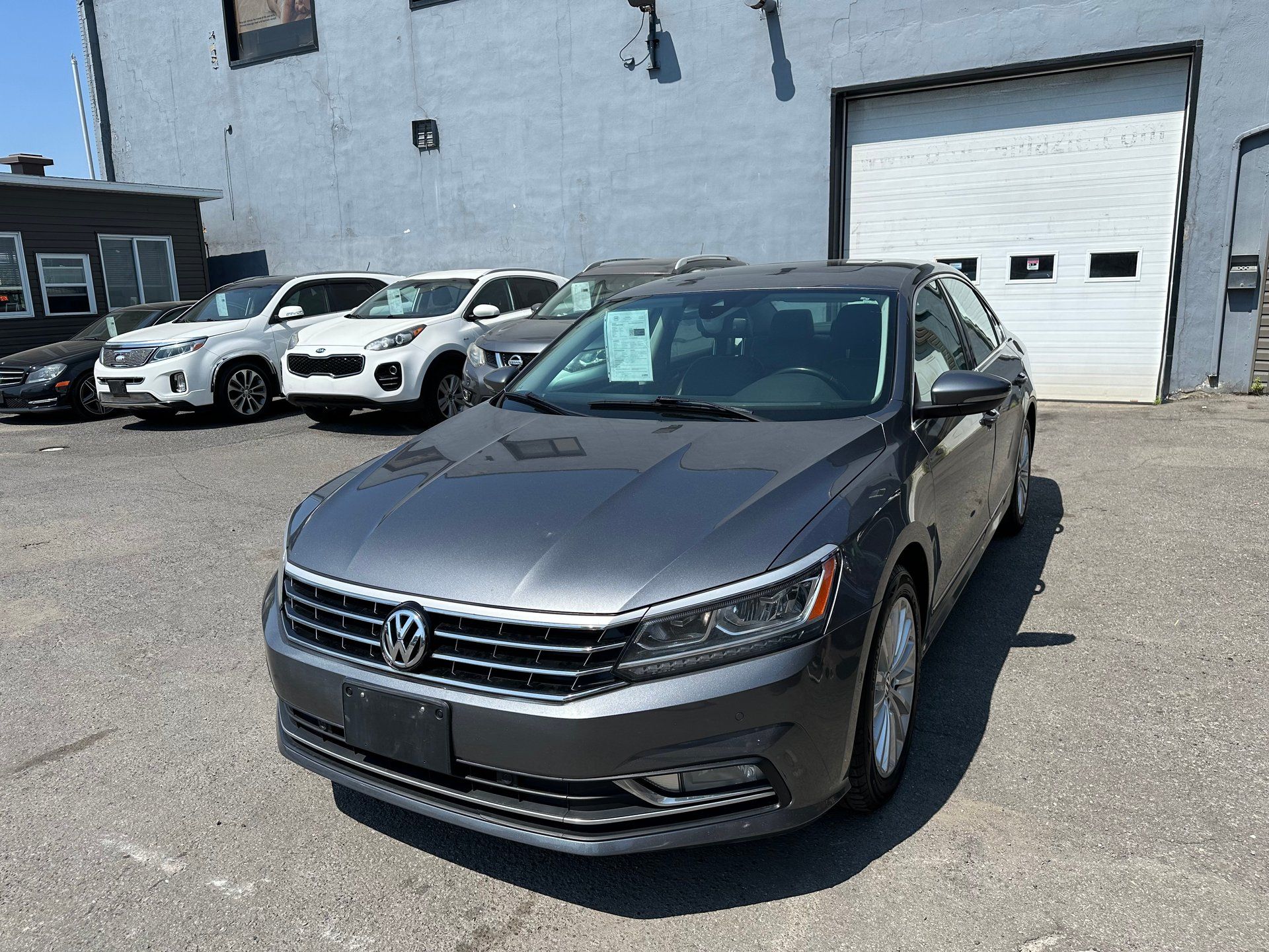 Volkswagen Passat 2017 - Thumbnail 1