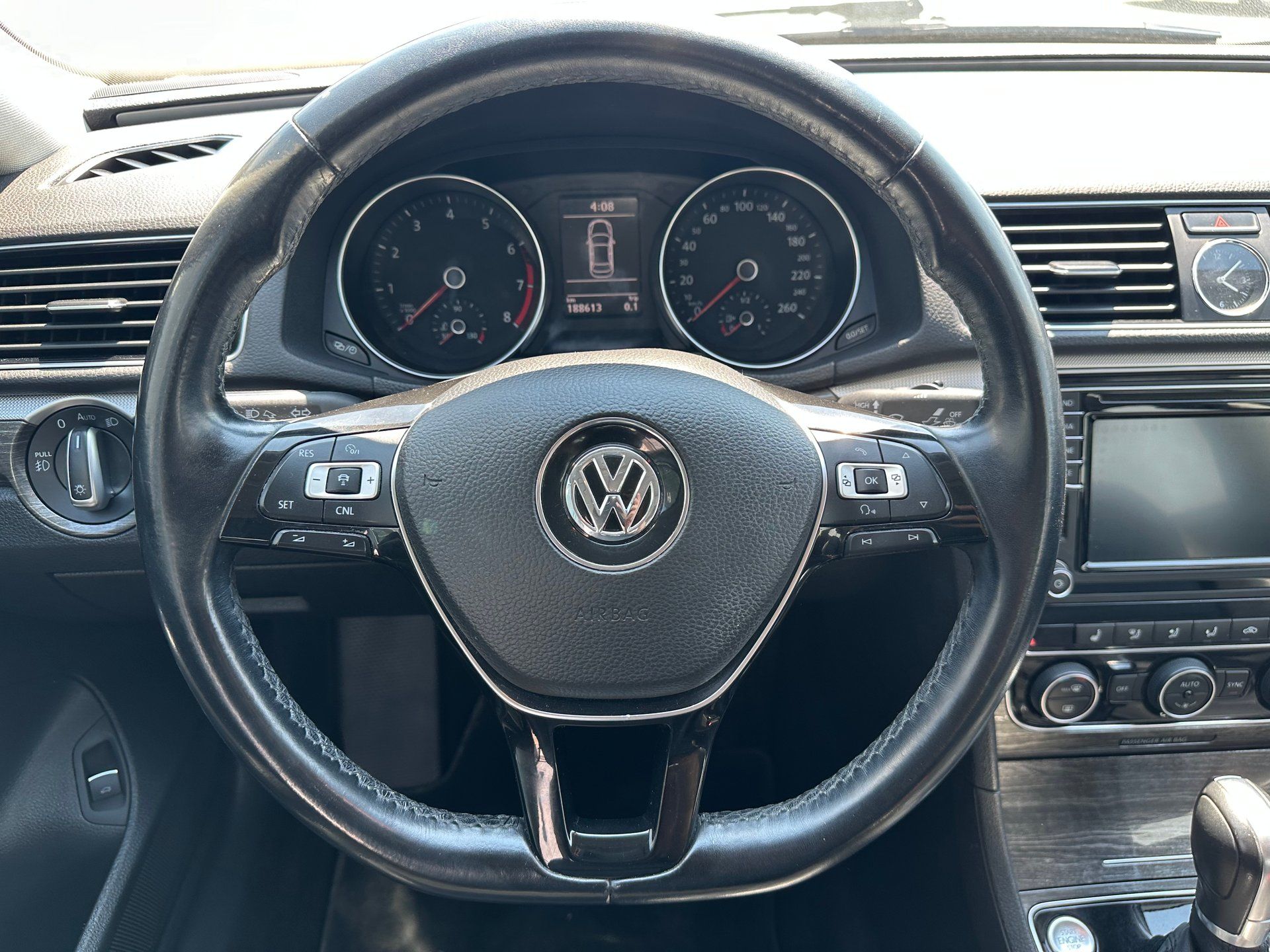 Volkswagen Passat 2017 - Thumbnail 18