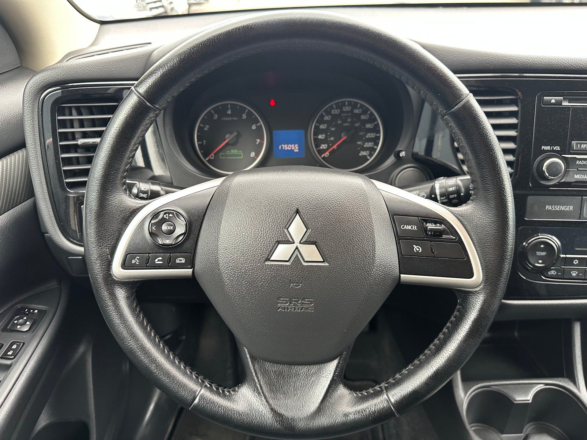 Mitsubishi Outlander 2015 - Thumbnail 18