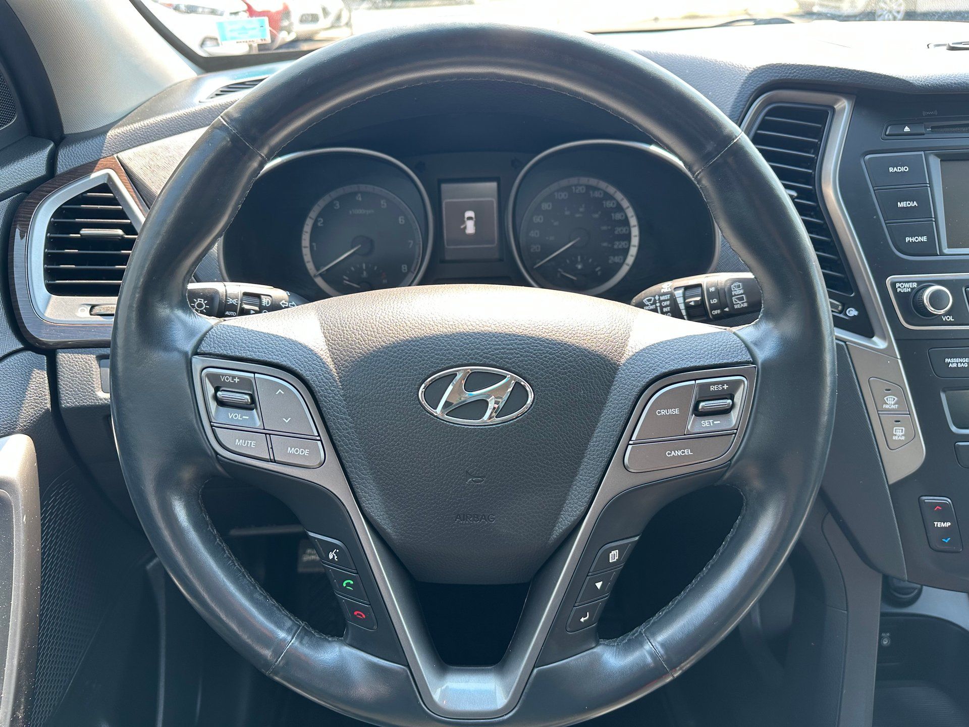 Hyundai Santa Fe Sport 2018 - Thumbnail 18