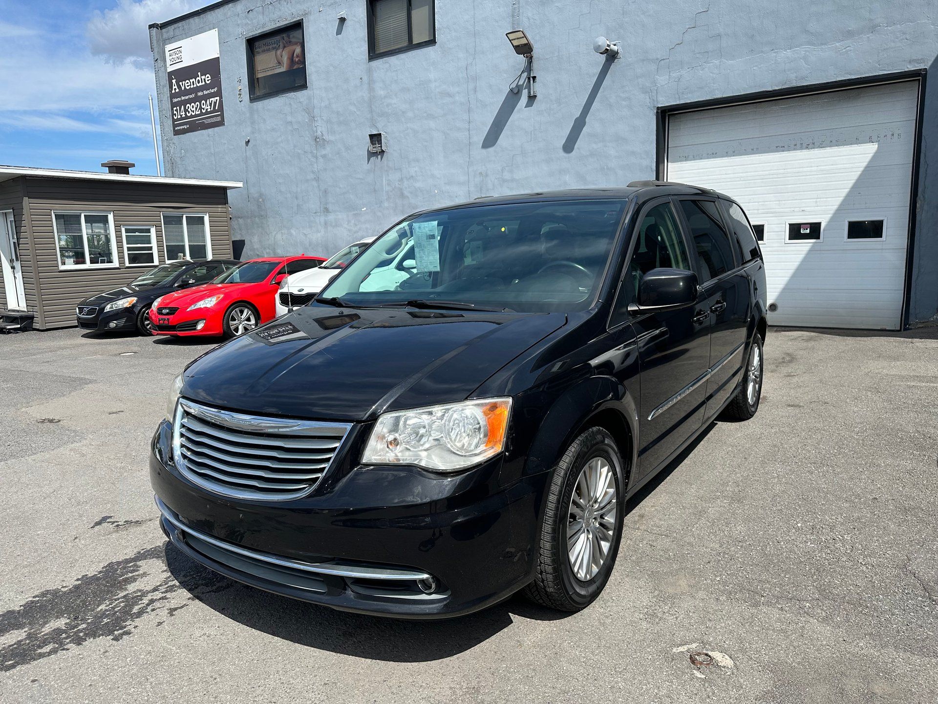 Chrysler Town & Country 2016 - Thumbnail 2