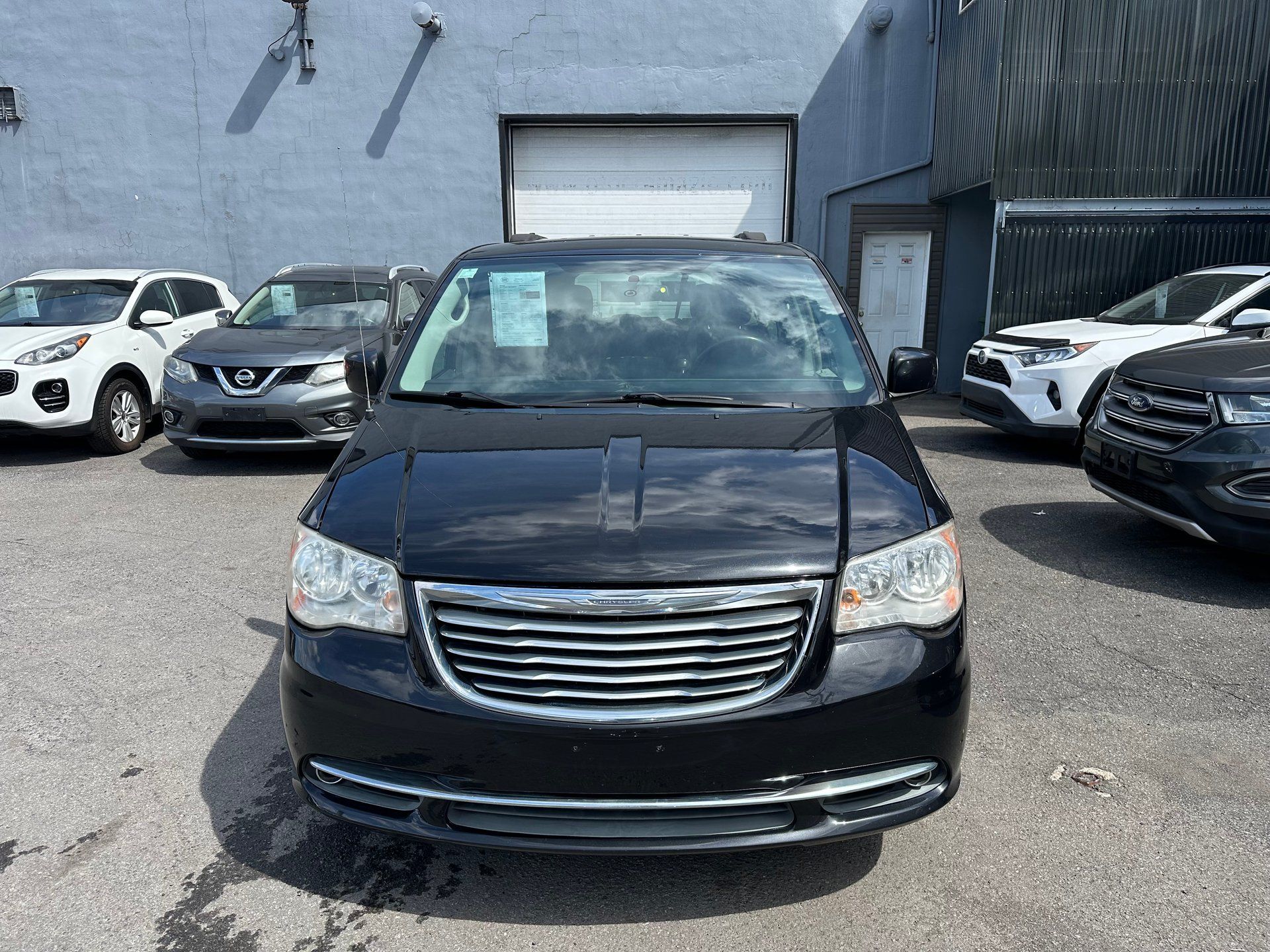 Chrysler Town & Country 2016 - Thumbnail 9