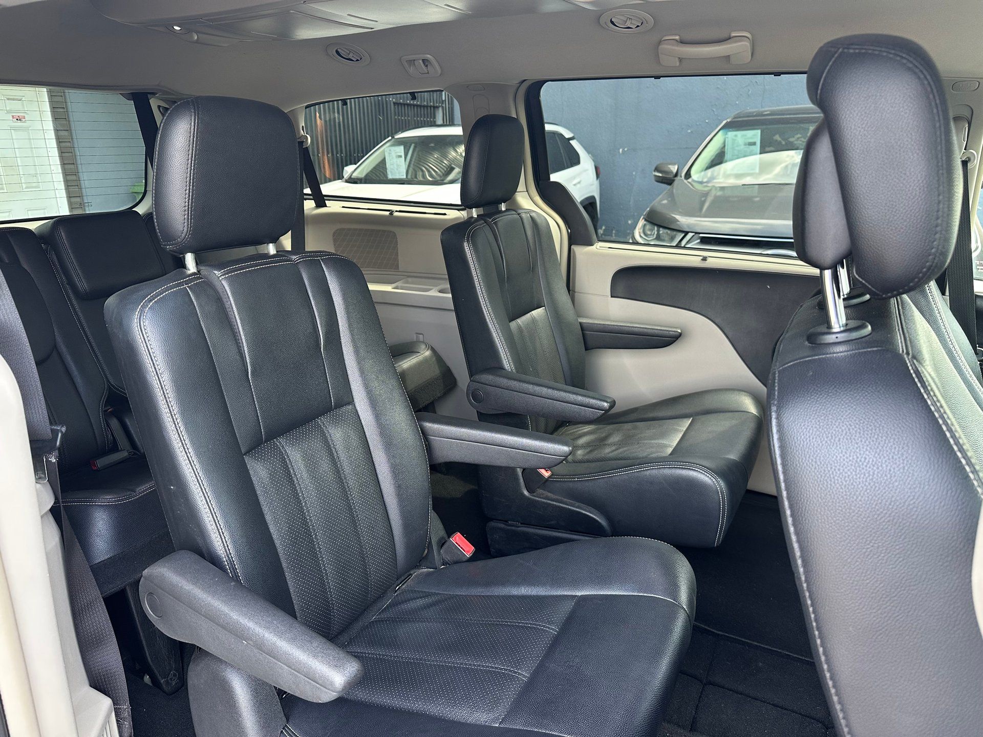 Chrysler Town & Country 2016 - Thumbnail 13