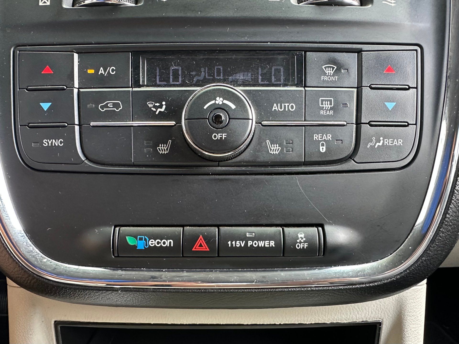 Chrysler Town & Country 2016 - Thumbnail 20