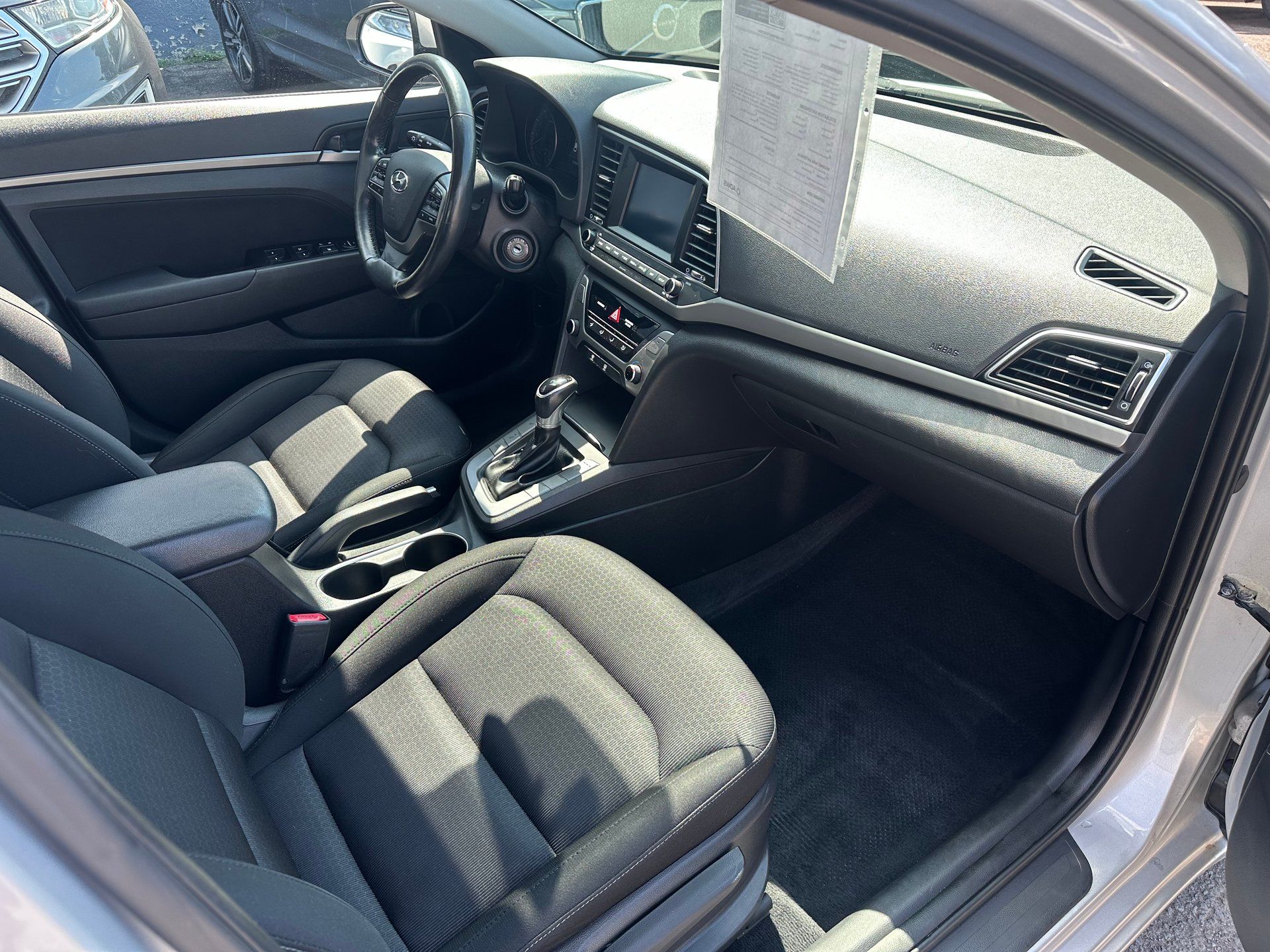 Hyundai Elantra 2018 - Thumbnail 14