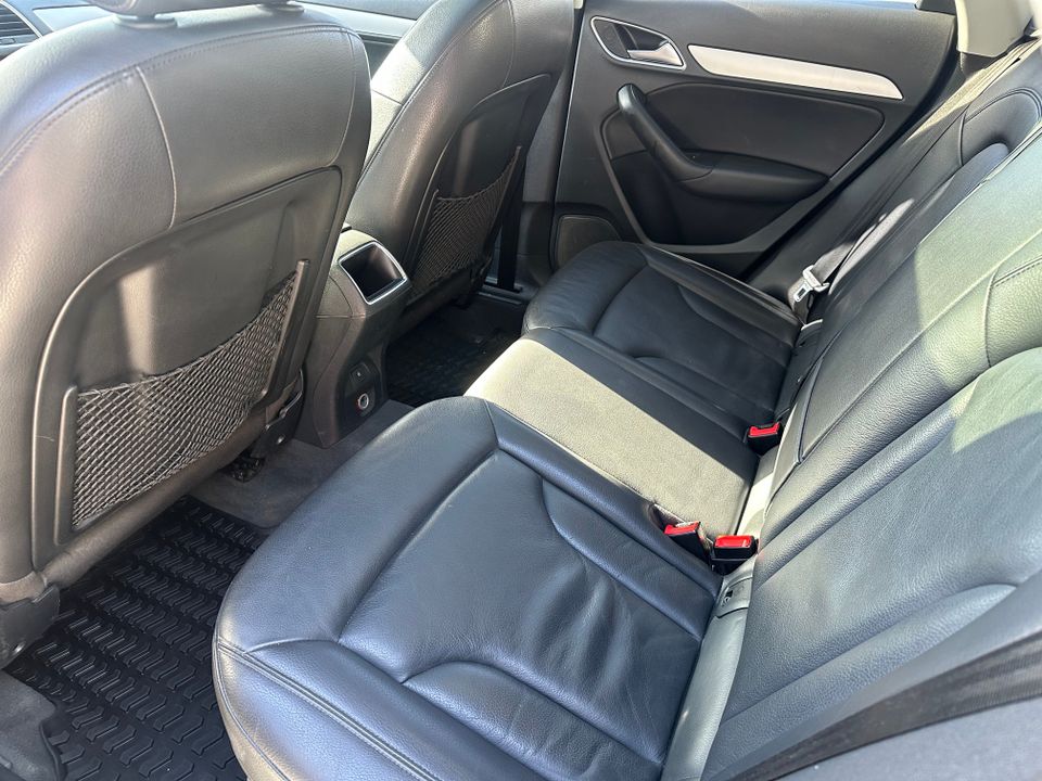 Audi Q3 2018 - Image 11