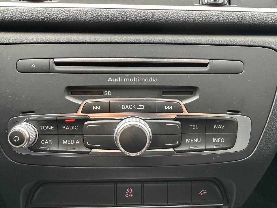 Audi Q3 2018 - Image 21